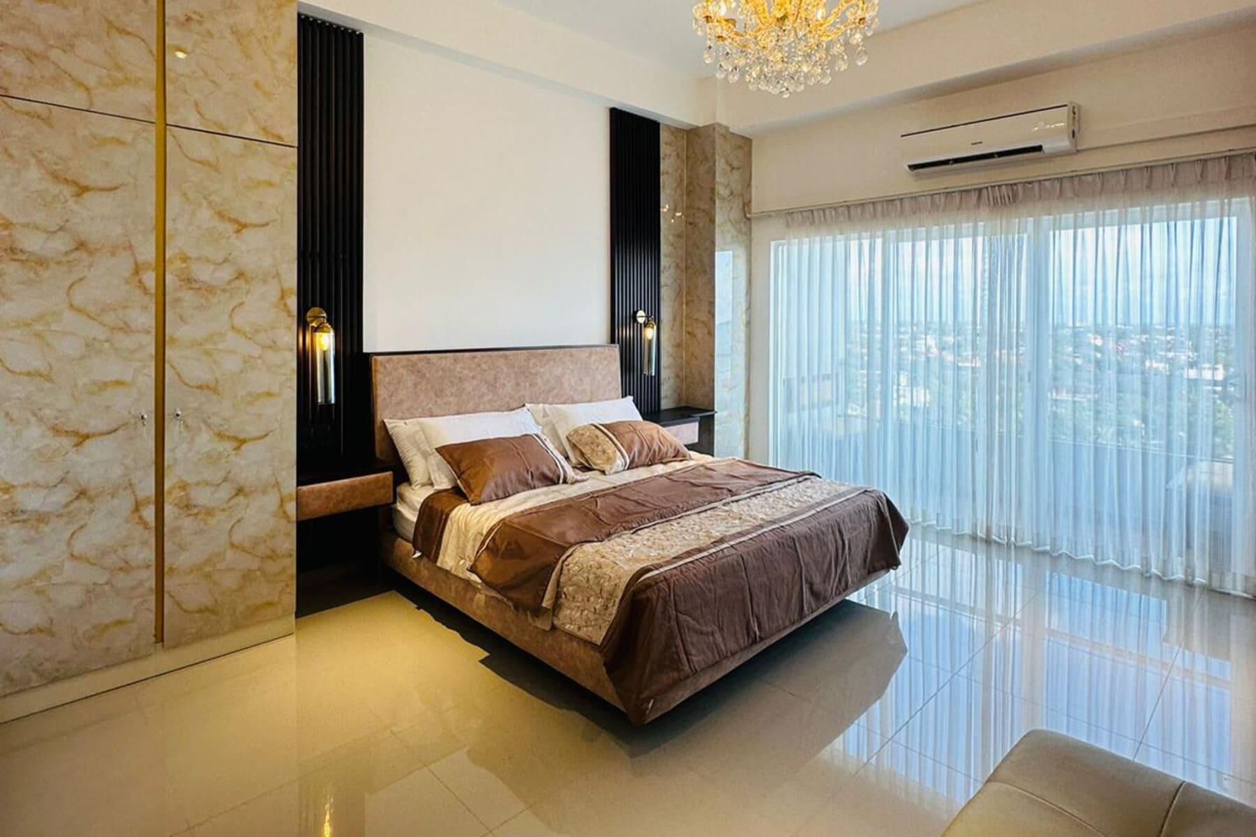 1 habitación, escritorio, tabla de planchar con plancha y wifi 