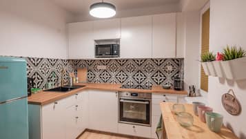 Réfrigérateur, micro-ondes, four, lave-vaisselle