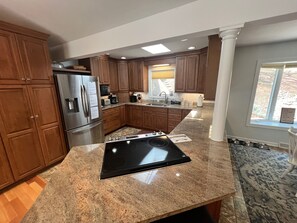 Fridge, microwave, oven, stovetop - Lakefront 4BR, Private Dock, Fire Pit, Internet, Kayaks, Game room, Quiet cove (Moneta)