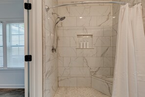 Amenidades de baño ecológicas, secadora de cabello, toallas 