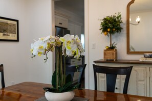 Dining - Mimosa Cottage - Near Downtown Thomasville (Thomasville)