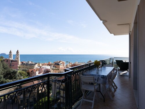 Garden an Seaview by Interhome