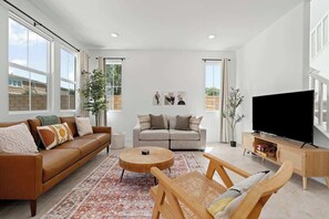 テレビ、書斎 / ワークスペース