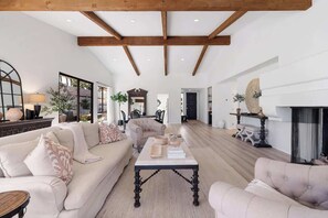 Interior - Desert Haven: Elegant 3BR/3BA in Indian Wells (Indian Wells)