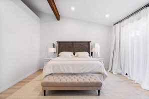 3 chambres, fer et planche à repasser, Wi-Fi, draps fournis