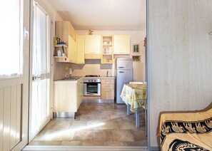 Fridge - Two-room apartment Lina, ground floor with fenced outdoor space near the center of Marina di Campo (Campo nell'Elba)