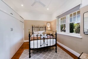 2 chambres, fer et planche à repasser, Wi-Fi, literie fournie