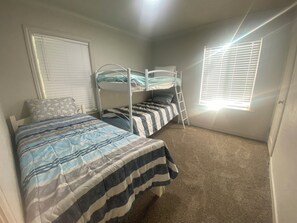 2 Schlafzimmer, Bügeleisen/Bügelbrett, kostenloses WLAN, Bettwäsche