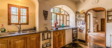 Kühlschrank, Ofen, Herdplatte, Geschirrspüler