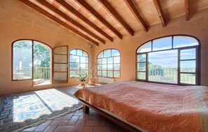 4 camere, culla da viaggio, Wi-Fi gratuito, lenzuola