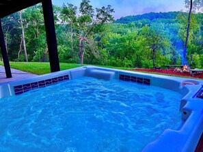 Outdoor spa tub - Black Bear A-Frame Waterfront Log Cabin with Hot Tub Jacuzzi (Harpers Ferry)