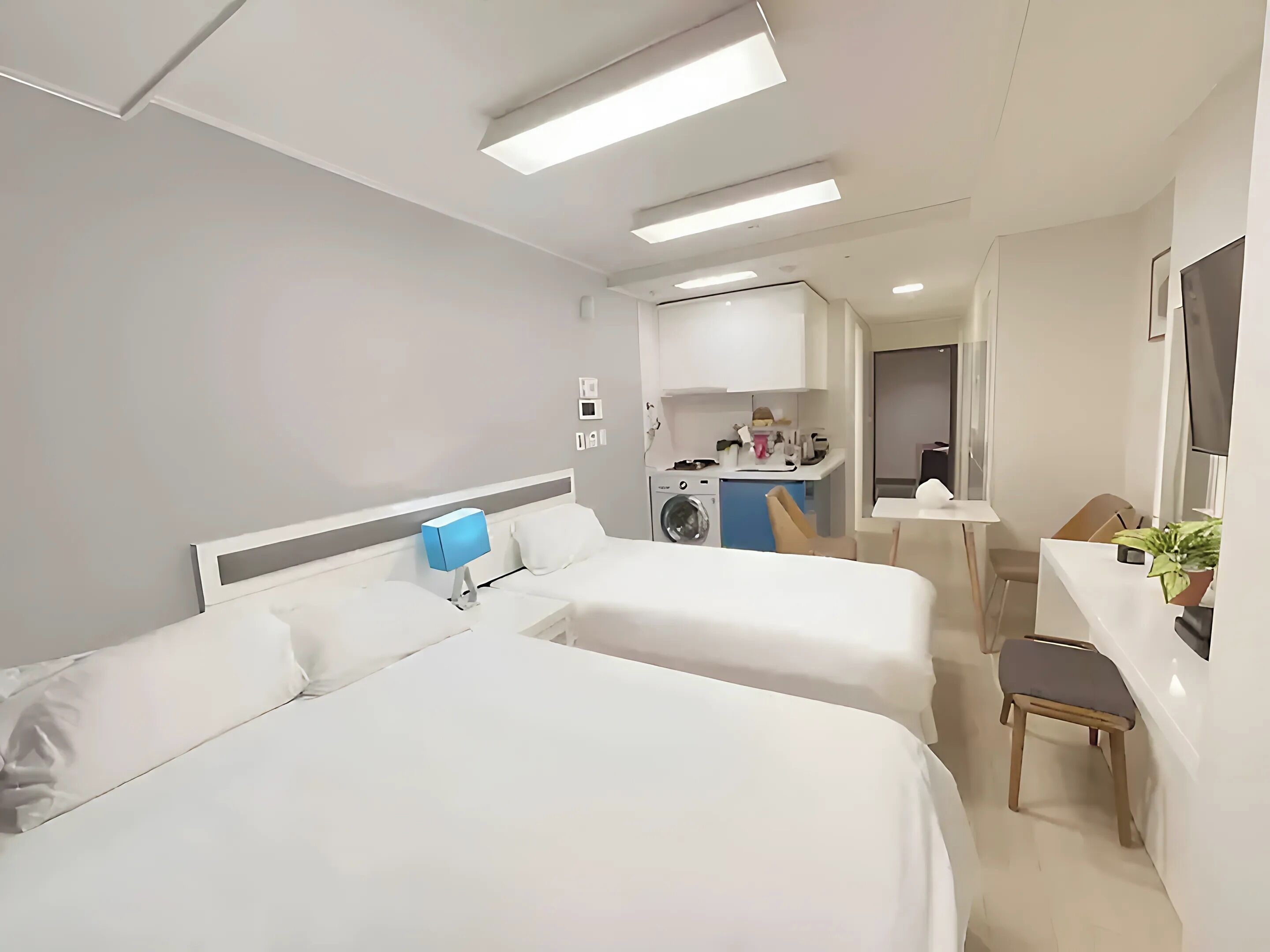 Apartment(Bed&View randomly assigned,Extra futon does NOT included in the extra person fee) | Egyptian cotton sheets, premium bedding, individually furnished