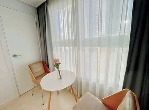 Apartment(Bed&View randomly assigned,Extra futon does NOT included in the extra person fee)