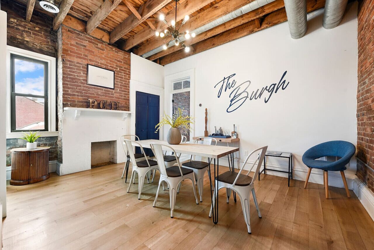 Sleeps 16! 4 Apts in 1 building. North Side!