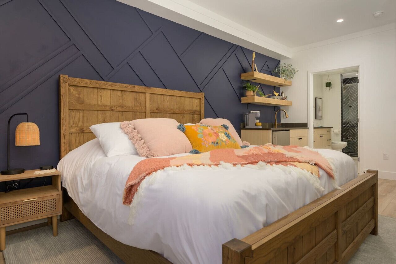 2 bedrooms, iron/ironing board, travel crib, free WiFi