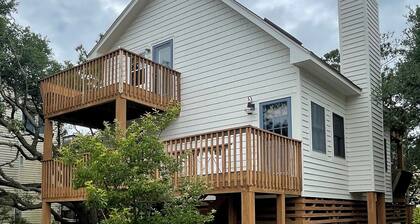 The Half Shell, Oceanside Beach Cottage, 6 min walk to beach