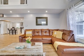 Smart TV, fireplace, table tennis