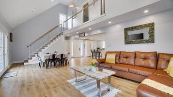 Smart TV, fireplace, table tennis