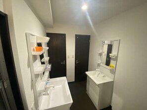 Bathroom - Island Japan Kinshi-cho - Hostel (Tokyo)