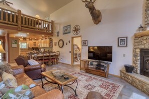 Unclassified image, 4 of 49, button