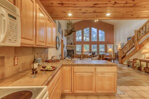 Interior - Wolf Creek Promo! Pet Friendly Cabin w/ Huge Deck, Mountain Views, & Access to Turkey Springs Trails (Pagosa Springs)