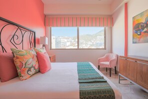 3 slaapkamers, een strijkplank/strijkijzer, wifi, beddengoed