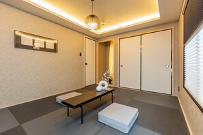 3 habitaciones, colchones con efecto memoria y cortinas blackout 