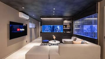 Design House | 3 bedrooms, memory-foam beds, blackout curtains, iron/ironing board