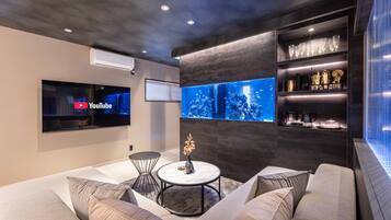 Design House | 3 bedrooms, memory foam beds, blackout drapes, iron/ironing board