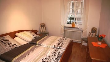 1 bedroom, bed sheets