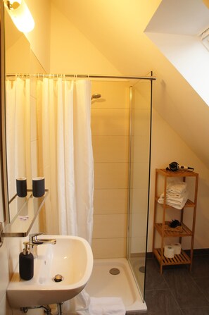 Hair dryer, towels - Ferienwohnungen Bisping 33, Dachstudio "orpheus" (Ascheberg)