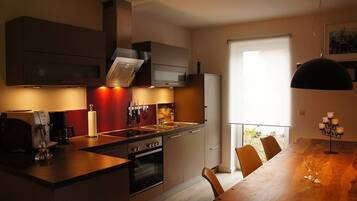 Kühlschrank, Mikrowelle, Geschirrspüler