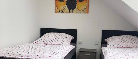 1 bedroom, iron/ironing board, Internet, bed sheets