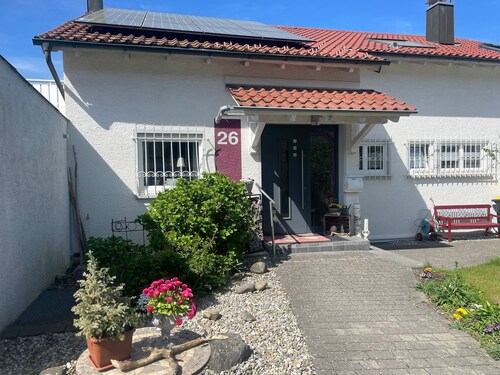 Fewo in Ruhiger Lage mit Südbalkon Nahe Spieleland und Bodenseeregion