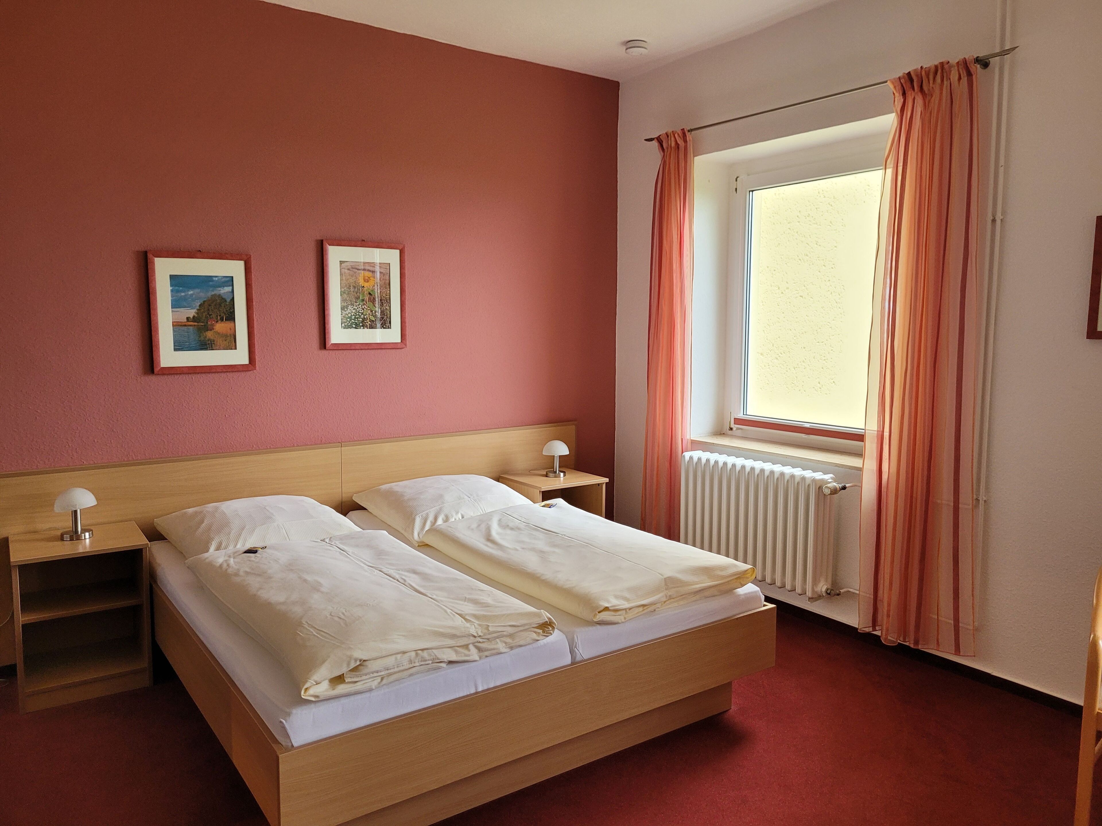 Beispielbild Doppelzimmer: Alle Zimmer sind unterschiedlich - lassen Sie sich überraschen!