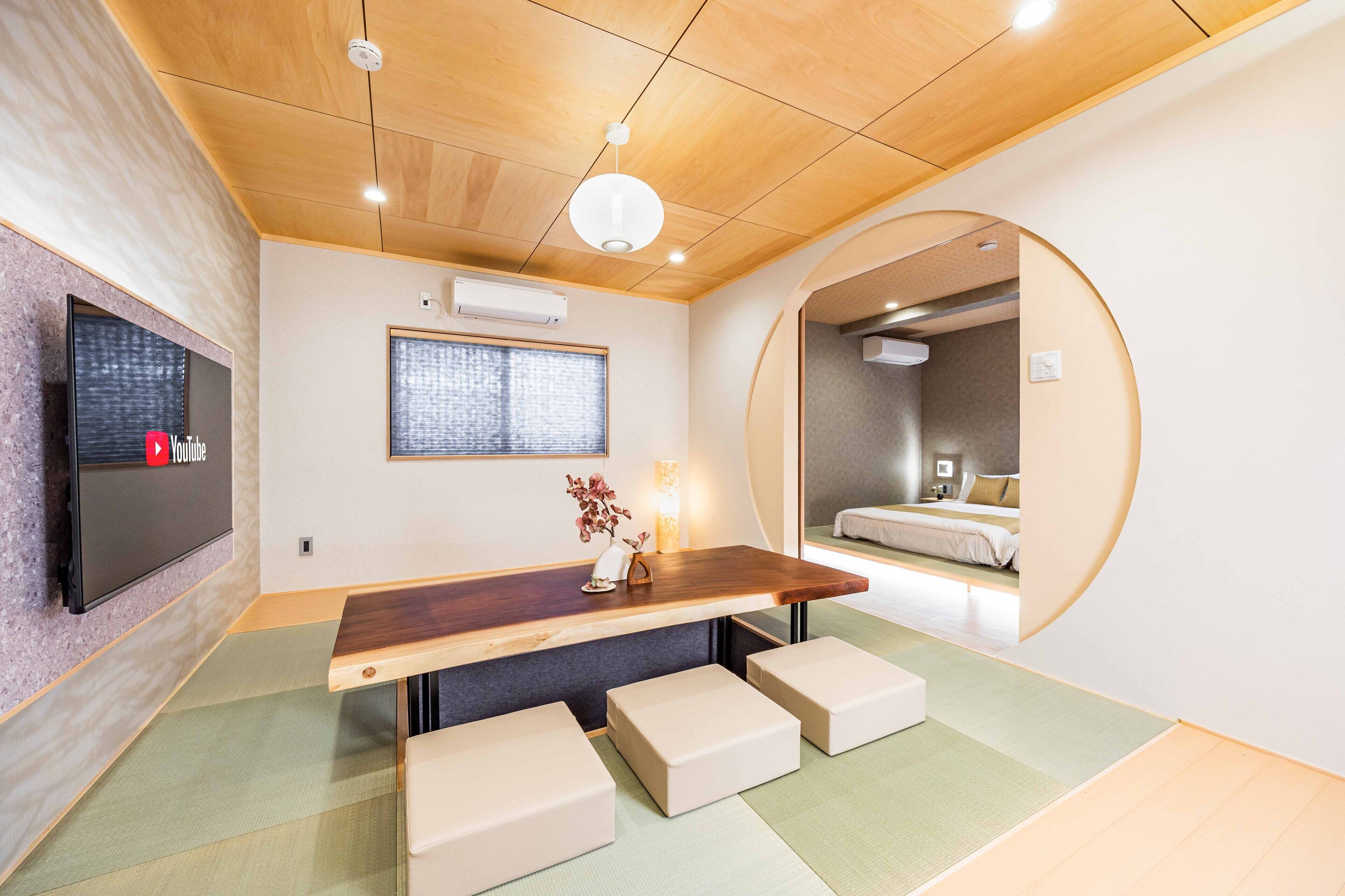 Design House | 3 bedrooms, memory foam beds, blackout drapes, iron/ironing board