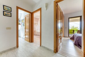 3 soverom og strykejern/-brett