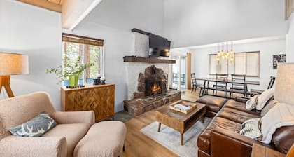 Mountaintop Retreat | 5 Minute Stroll From Diamond Peak Ski Resort