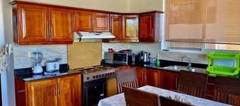 Queen Rentals - Studio Apartments Masaki