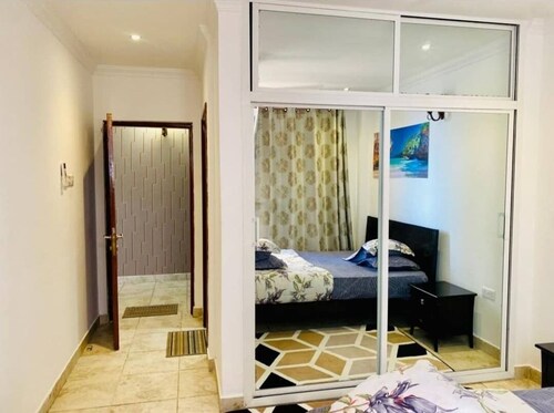 Queen Rentals - Studio Apartments Masaki