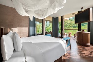 Wellbeing Pool Suite King | มินิบาร์, ตู้นิรภัยในห้องพัก, ผ้าม่านกันแสง, Wi-Fi ฟรี