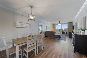 Smart TV - Waterscape A533 2Bed 2.5 Bath w Beach Service (Fort Walton Beach)