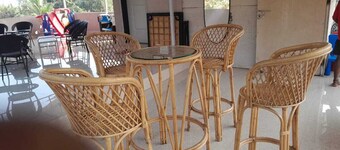 Cozy and rusting desined Paradise Farm Apartment near Kashid beach.