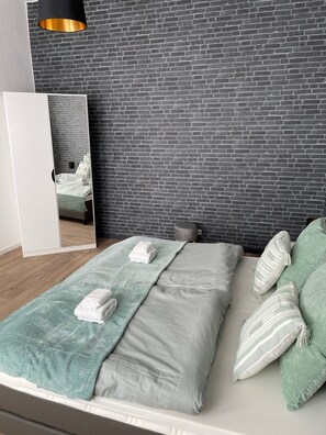 2 bedrooms, iron/ironing board, travel cot, WiFi - Modernes, Großes City Apartment 95 qm in Meuselwitz (Meuselwitz)