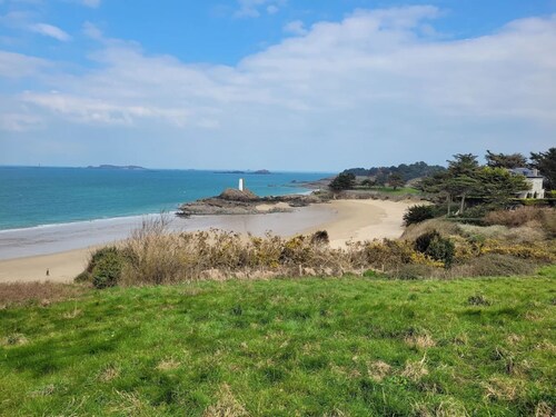 Appartement à 80 Mètres de la Mer, Chez L'habitant, en Rez-de-jardin
