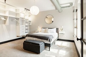 1 bedroom, desk, iron/ironing board, WiFi