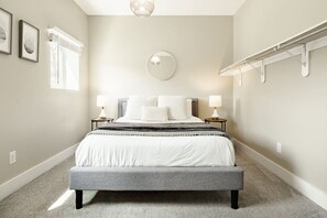 1 bedroom, desk, iron/ironing board, WiFi