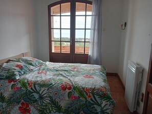 2 bedrooms, bed sheets - Appartement Pour 4 Personnes (Sausset-les-Pins)