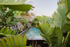 Et oppvarmet basseng