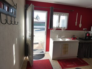 Private kitchen - Le Gite du Relais du Clain Futuroscope (Beaumont saint cyr)